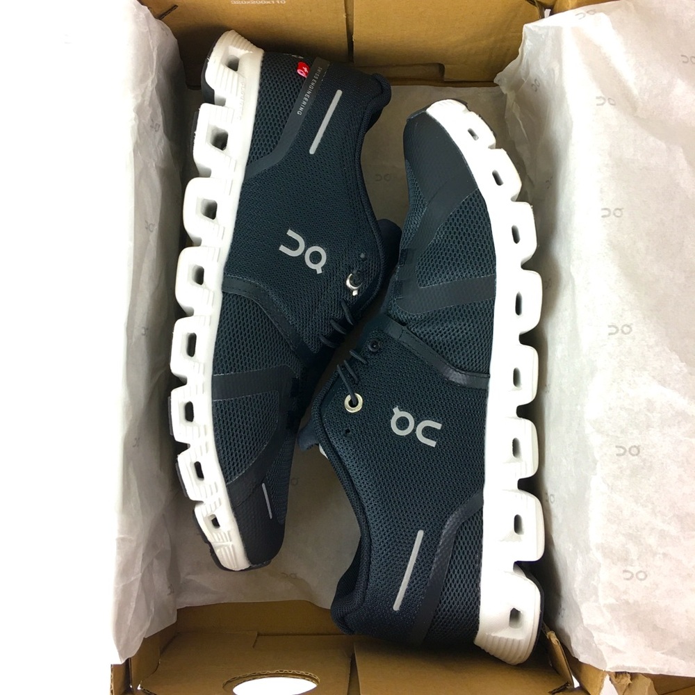 On Cloud 5 Women’s Running Shoes - Black/White